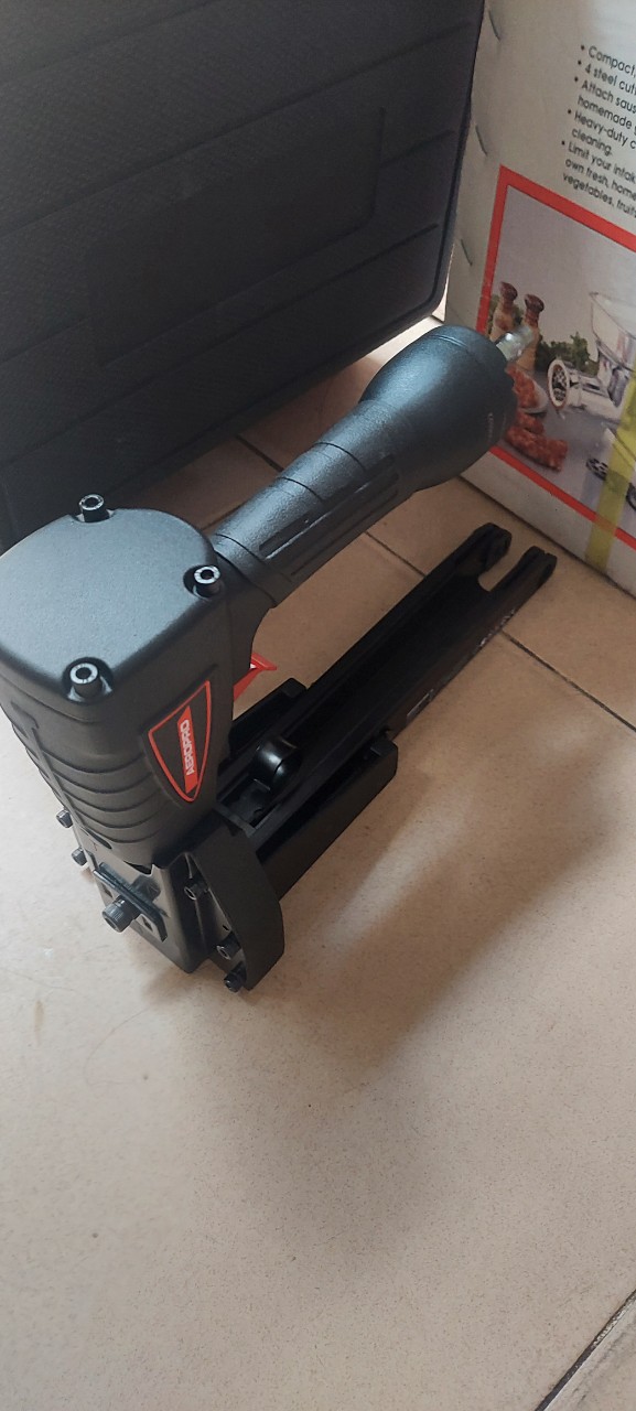 Súng bắn đinh thùng carton AeroPro AP3518 ghim 3518